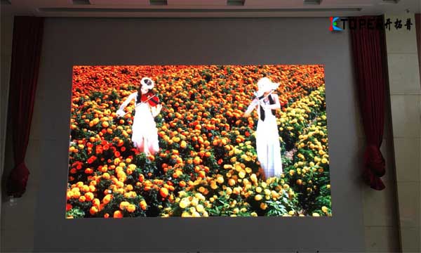 小間距LED銷售“兩頭翹”，跨越式發展的基礎已經形成